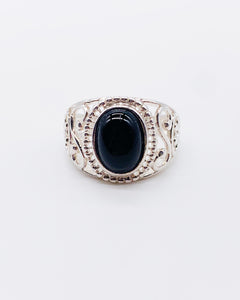 ONYX SWIRL BAND ⋄ Size 8.5