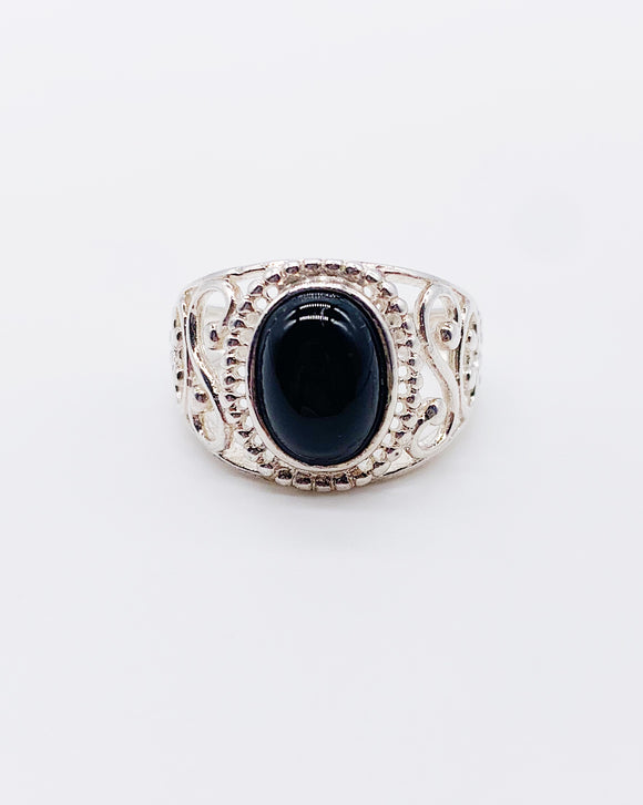 ONYX SWIRL BAND ⋄ Size 8.5