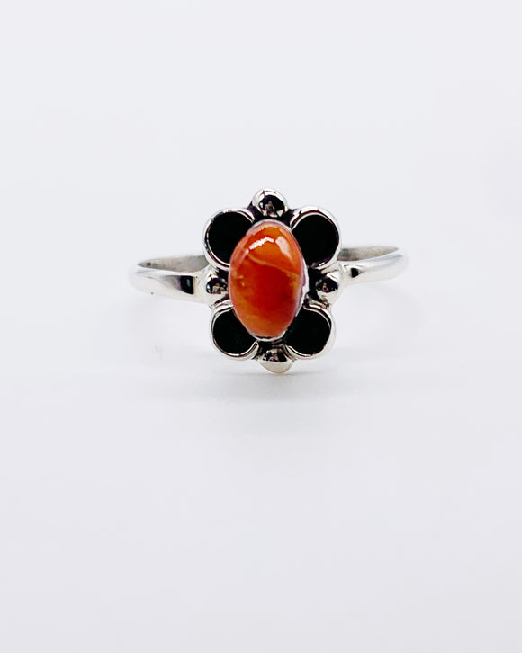 ZUNI SPINY OYSTER BLOOM RING ⋄ Size 5.5