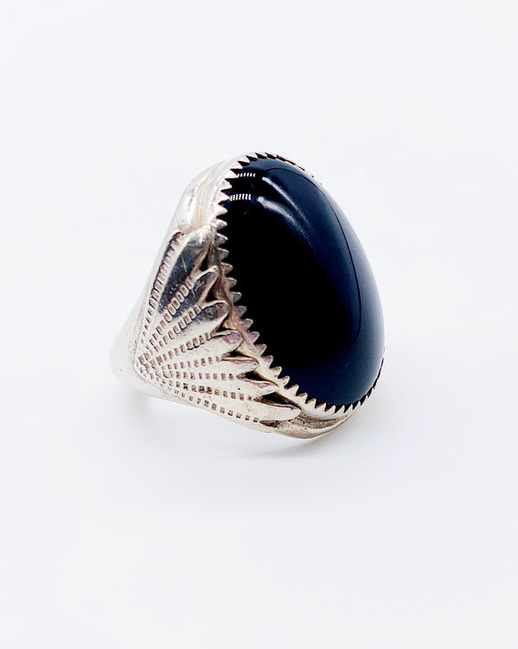 NAVAJO OVAL ONYX RING ⋄ Size 10