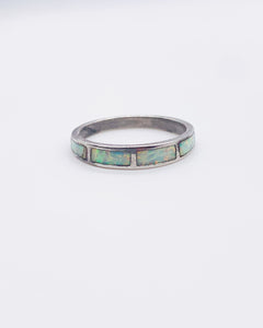 WHITE OPAL BAND ⋄ Size 6.75