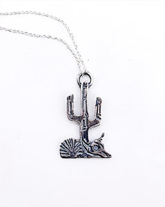 HAPPY TRAILS NECKLACE