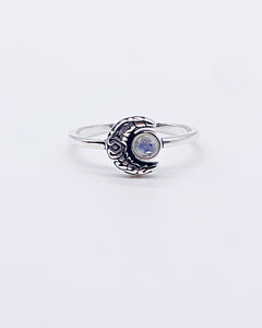 LUNA MOONSTONE RING ⋄ Size 6