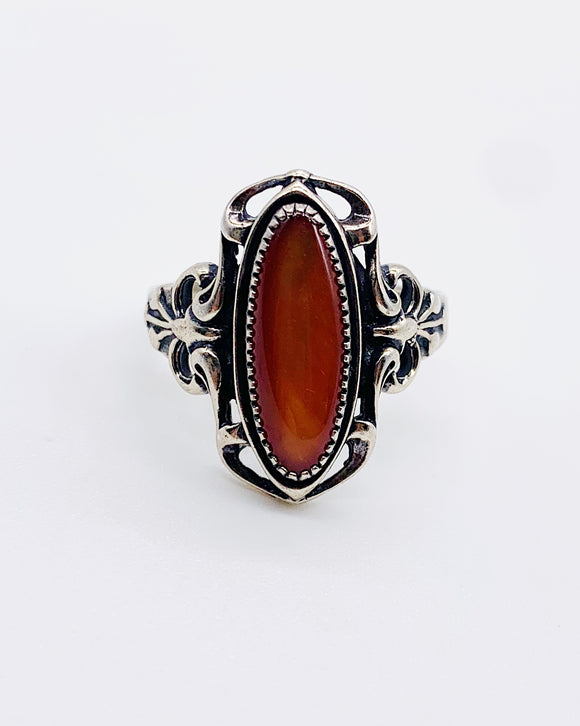 BROWN AGATE SCROLL RING ⋄ Size 9.25