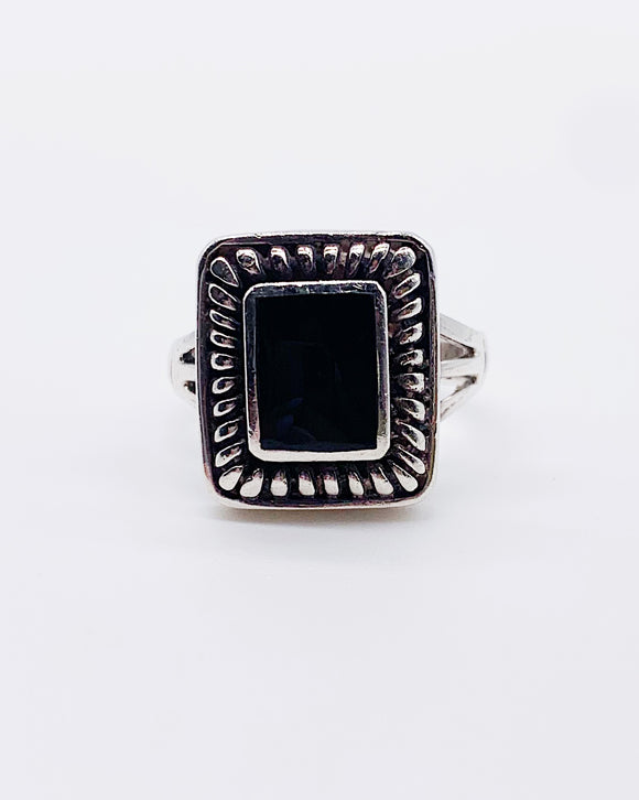 ONYX BLOCK RING ⋄ Size 7