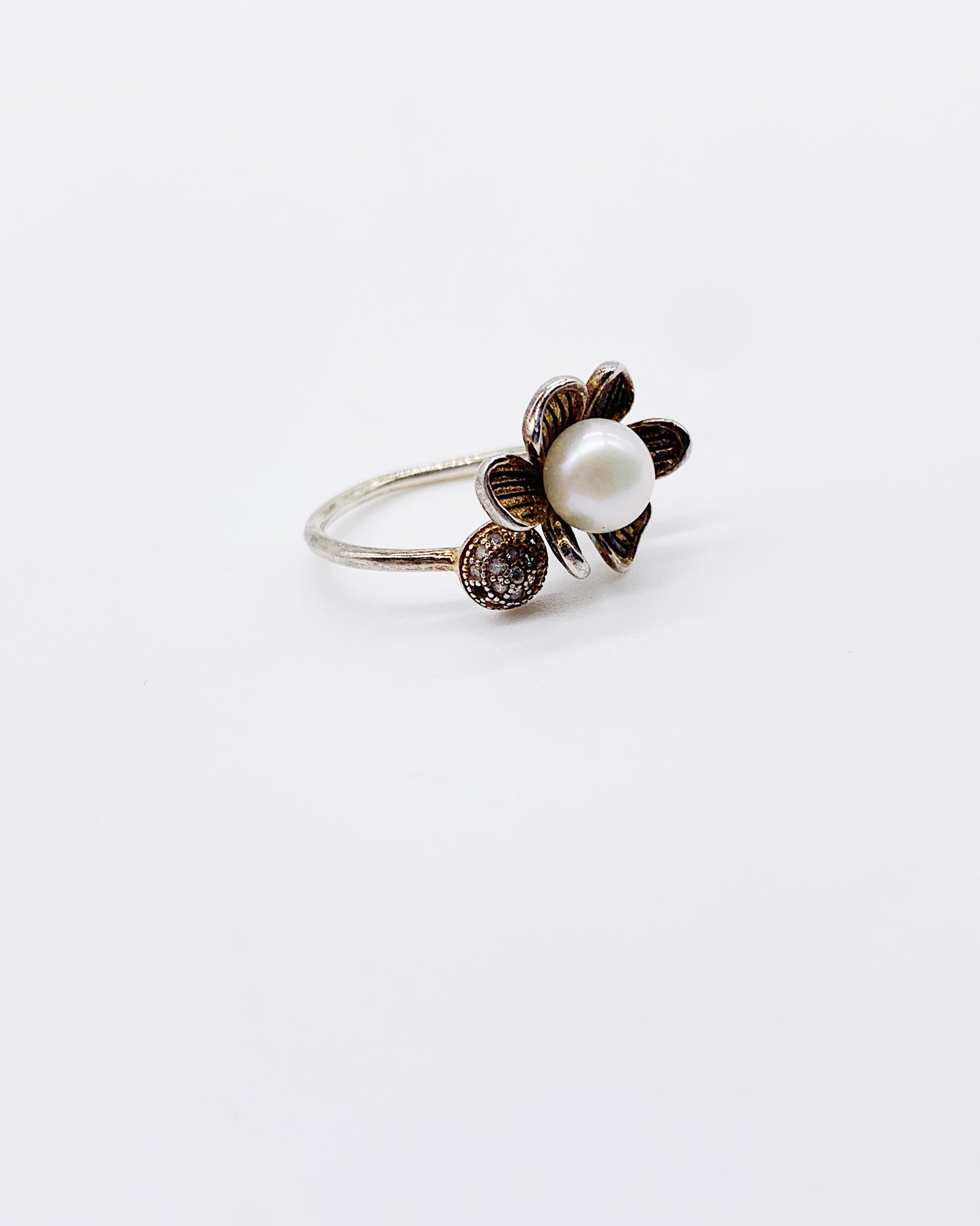GOLD PEARL FLOWER RING