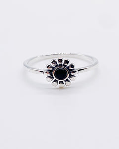 ONYX FLOWER RING ⋄ Size 7