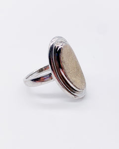 ETCHED GOLD PANEL RING ⋄ Size 9