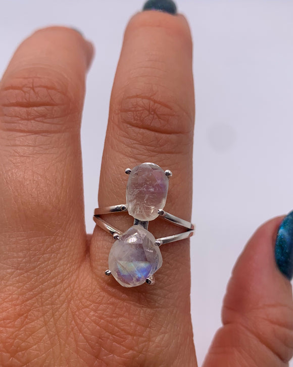 DOUBLE MOONSTONE RING ⋄ Size 8