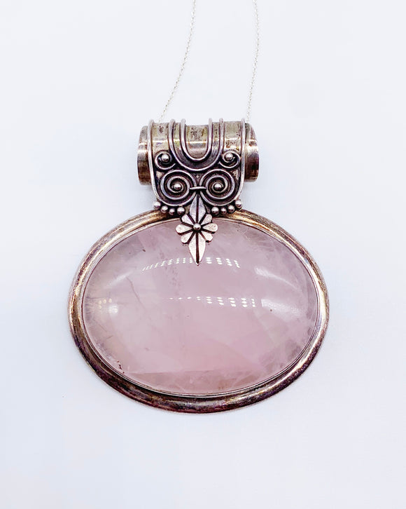 OVAL ROSE QUARTZ NECKLACE