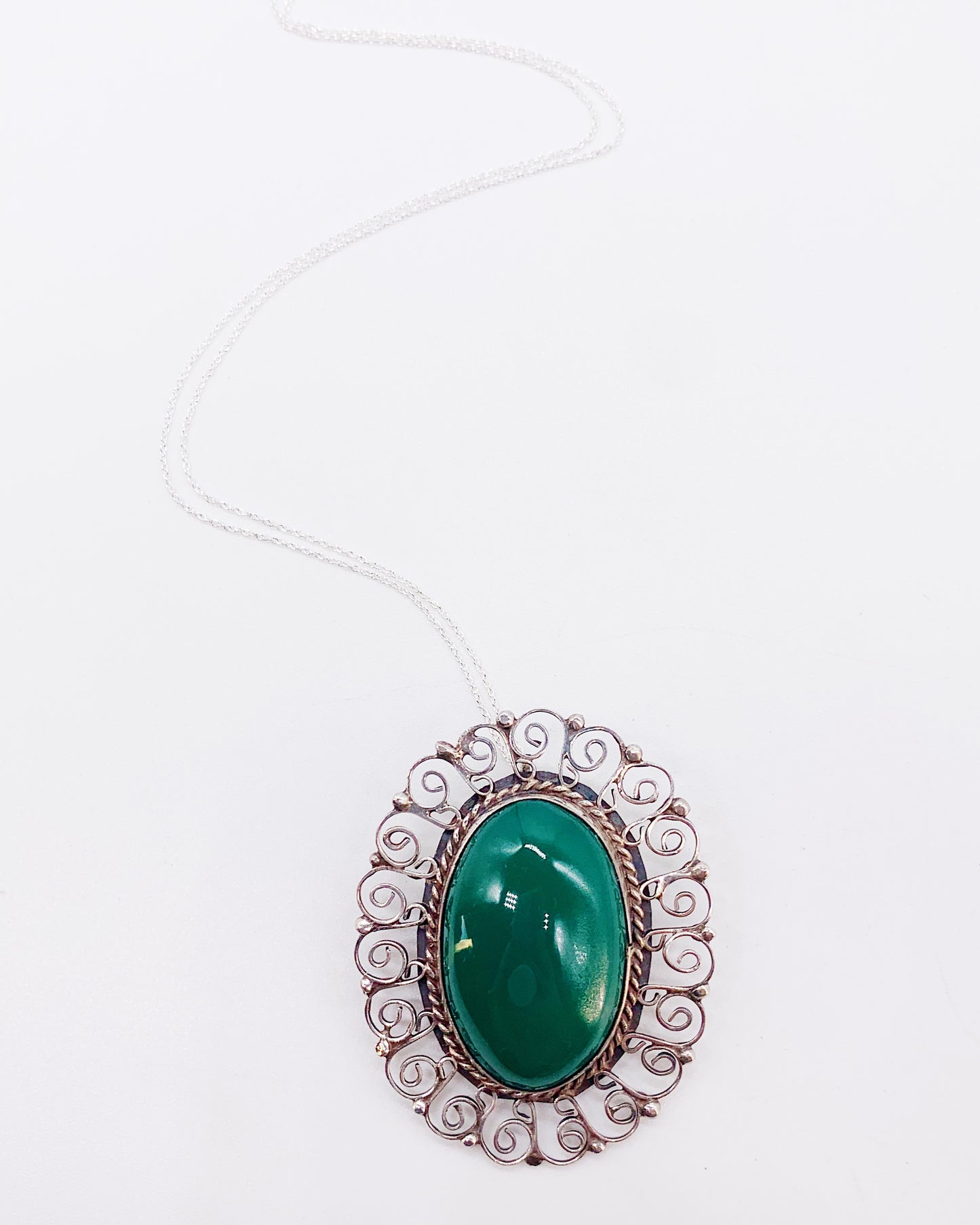 GREEN AGATE NECKLACE